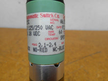 Load image into Gallery viewer, ASCO JB38A215C Pressure Switch 5A/3A 125/250VAC 28VDC Used With Warranty
