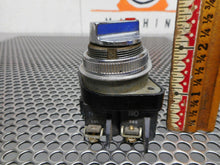 Load image into Gallery viewer, Westinghouse OT2A 2 Position Selector Switch 600VAC 600VDC Used With Warranty
