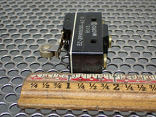 Load image into Gallery viewer, Microswitch BZ-2RW2255-A2-S Limit Switch 15A 125, 250 Or 480VAC Used (Lot of 2)
