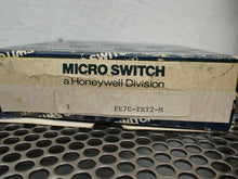 Load image into Gallery viewer, Honeywell Microswitch FE7C-FRT2-M Sensor 100mA AC85-250V 50/60Hz New (Lot of 3)
