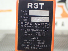 Load image into Gallery viewer, Micro Switch R3T Phototransistor &amp; SCL23 Lens Holder New Old Stock See Pictures
