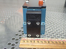 Load image into Gallery viewer, Mac Valves 6213C-000-PM-112DA (2) Solenoid Valve &amp; PME-112DAAG Coil 110/120V NEW
