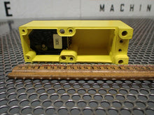 Load image into Gallery viewer, Banner EXD Multi-Beam Scanner Block New Old Stock See All Pictures
