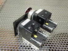 Load image into Gallery viewer, Allen Bradley 800T-FXQH2RA1 Ser U Push Pull Switches Used Lot of 2 (1 w/o Cap)
